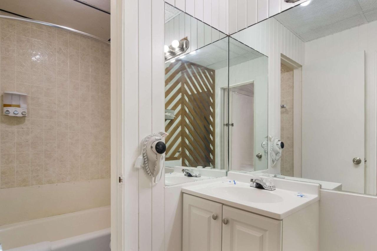 Rodeway Inn & Suites Sidney Historic Downtown I-80 Екстериор снимка