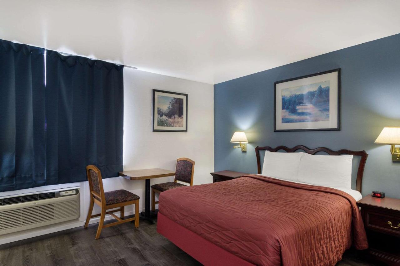 Rodeway Inn & Suites Sidney Historic Downtown I-80 Екстериор снимка