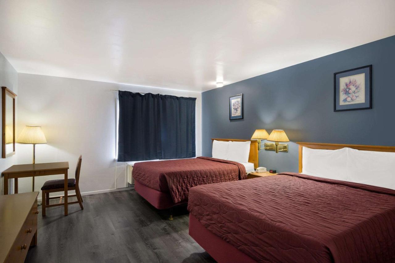 Rodeway Inn & Suites Sidney Historic Downtown I-80 Екстериор снимка