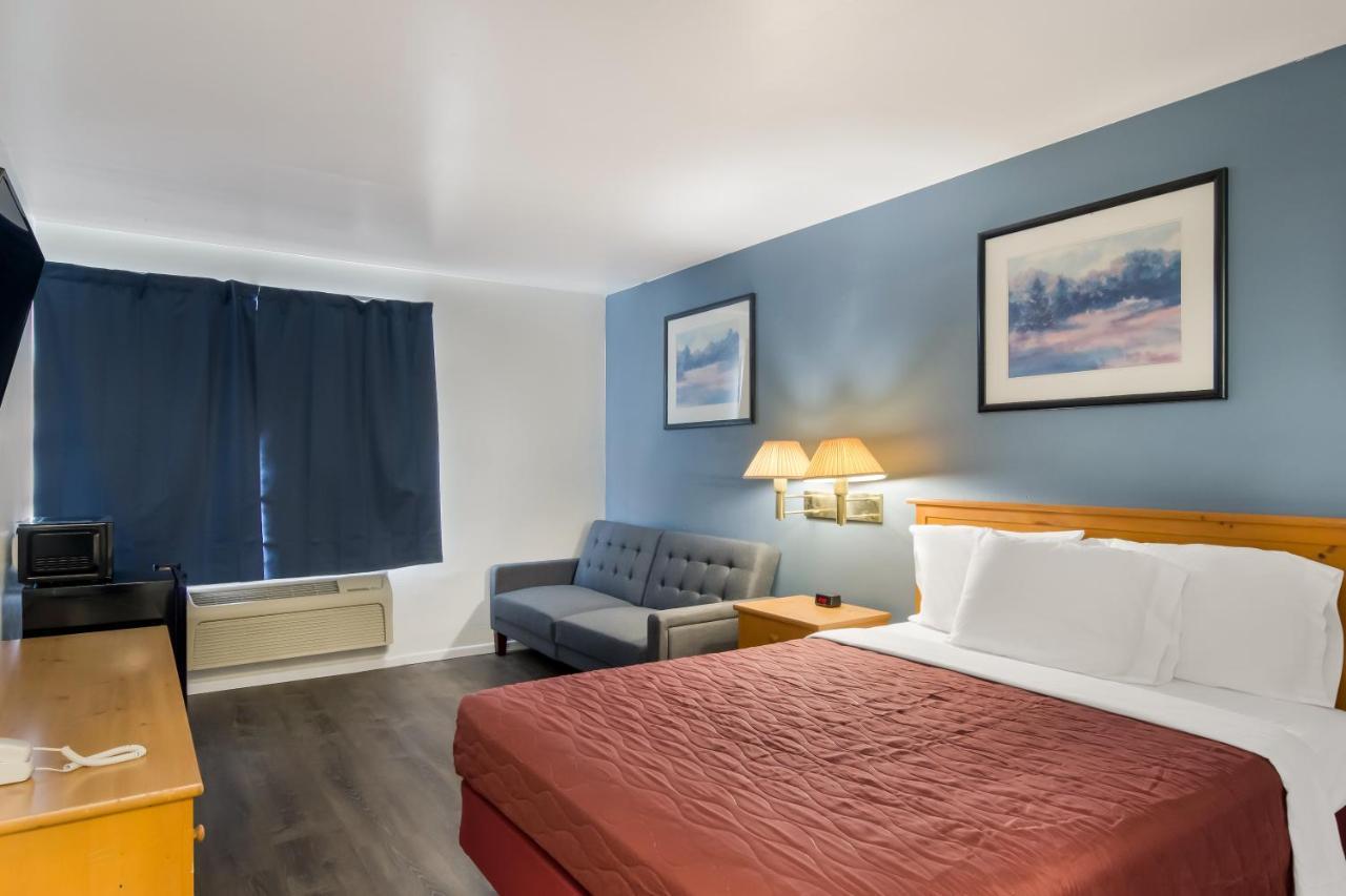 Rodeway Inn & Suites Sidney Historic Downtown I-80 Екстериор снимка
